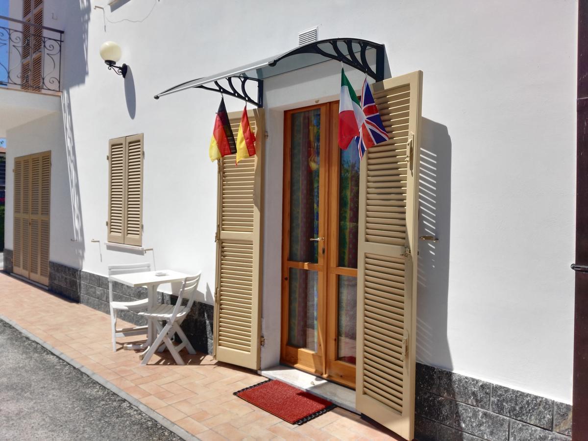 B&B Le Dive Ostra Exterior photo