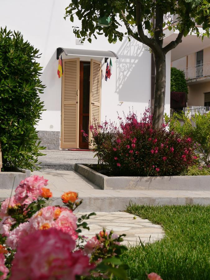 B&B Le Dive Ostra Exterior photo
